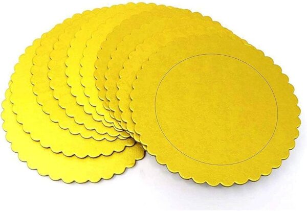 Scalloped gold cake board - 6inch