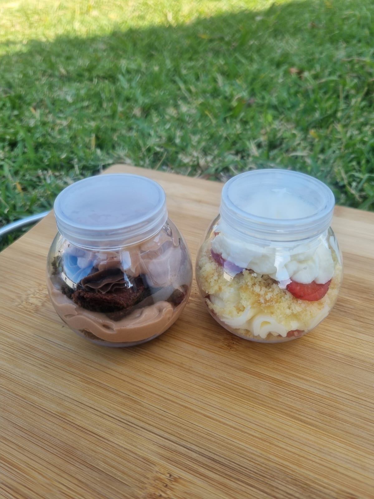 IMG-20241011-WA0024 Round dessert cups with screw on lids Pack of 10 - 160ml - Image 1