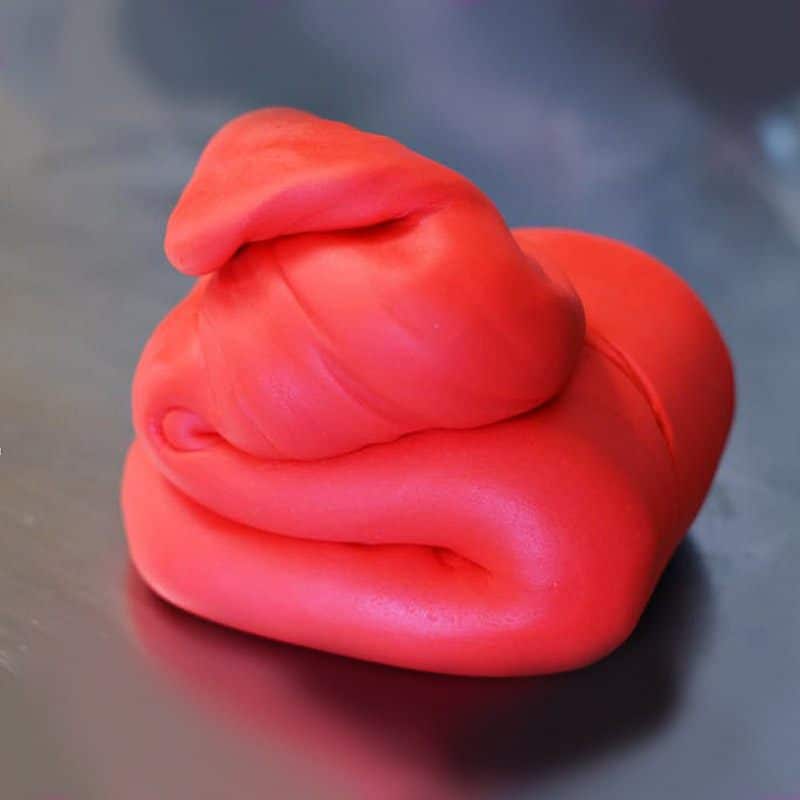red-marshmallow-fondant-recipe (1) Sweet Celebrations Satin Fondant - Red - 500g - Image 1