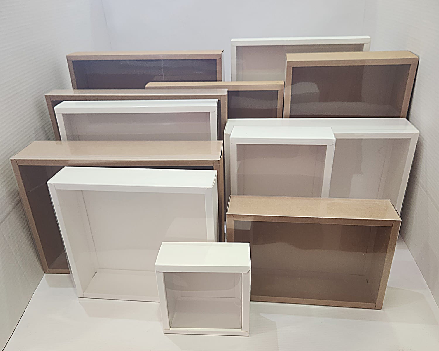 IMG-20250826-WA0146 Boxes with Transparent Lids - 21.5cm By 14cm By 6cm - Pack of 10 (Kraft/White) - Image 1